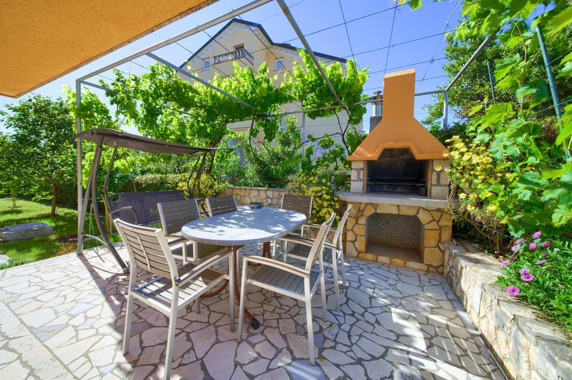 Apartment Bazina - Airconditioning, Parking, 500M From The Beach كرك المظهر الخارجي الصورة