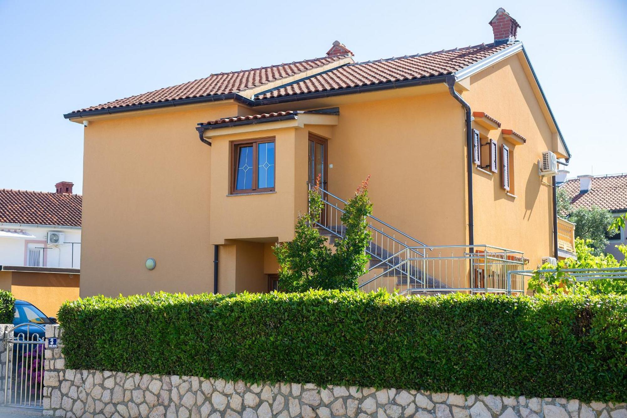 Apartment Bazina - Airconditioning, Parking, 500M From The Beach كرك المظهر الخارجي الصورة